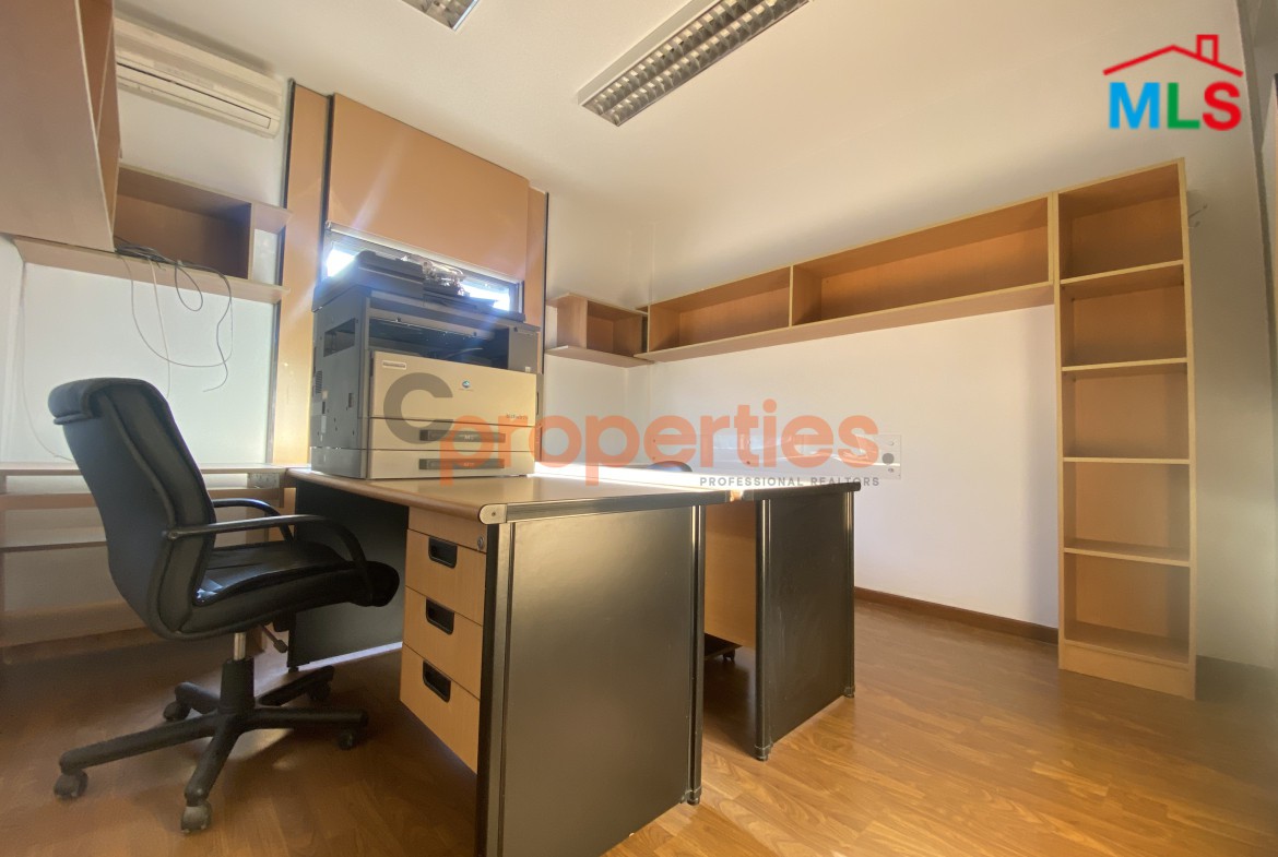 Office for Rent in Zalka - CPFY49