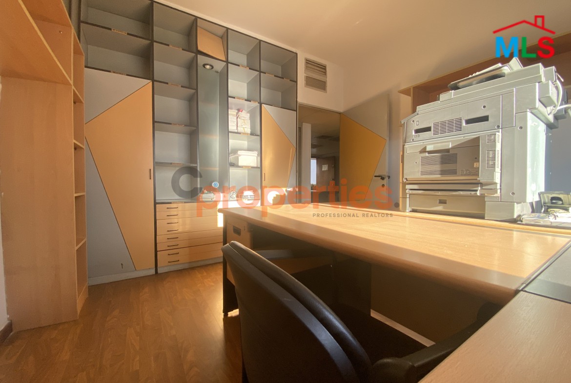 Office for Rent in Zalka - CPFY49