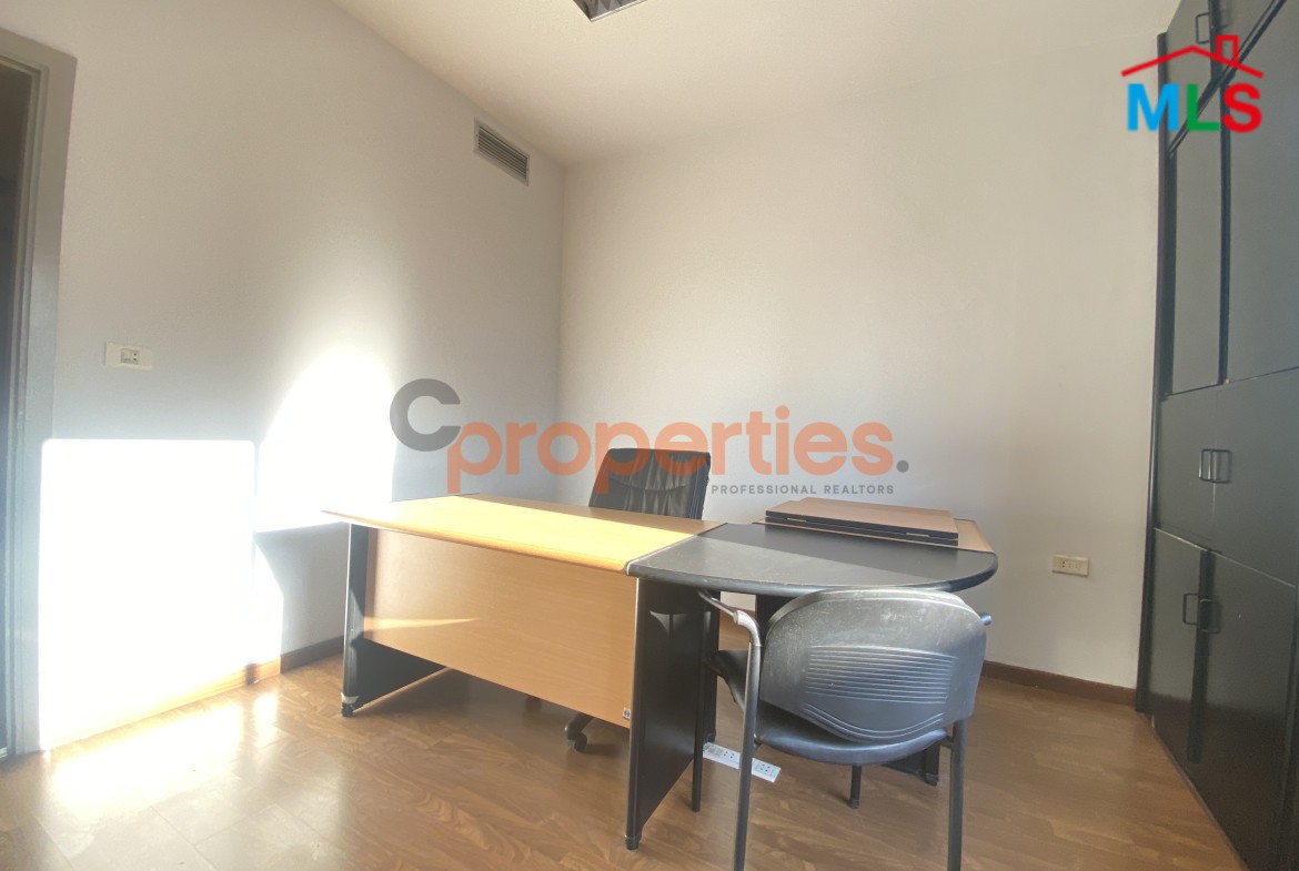 Office for Rent in Zalka - CPFY49