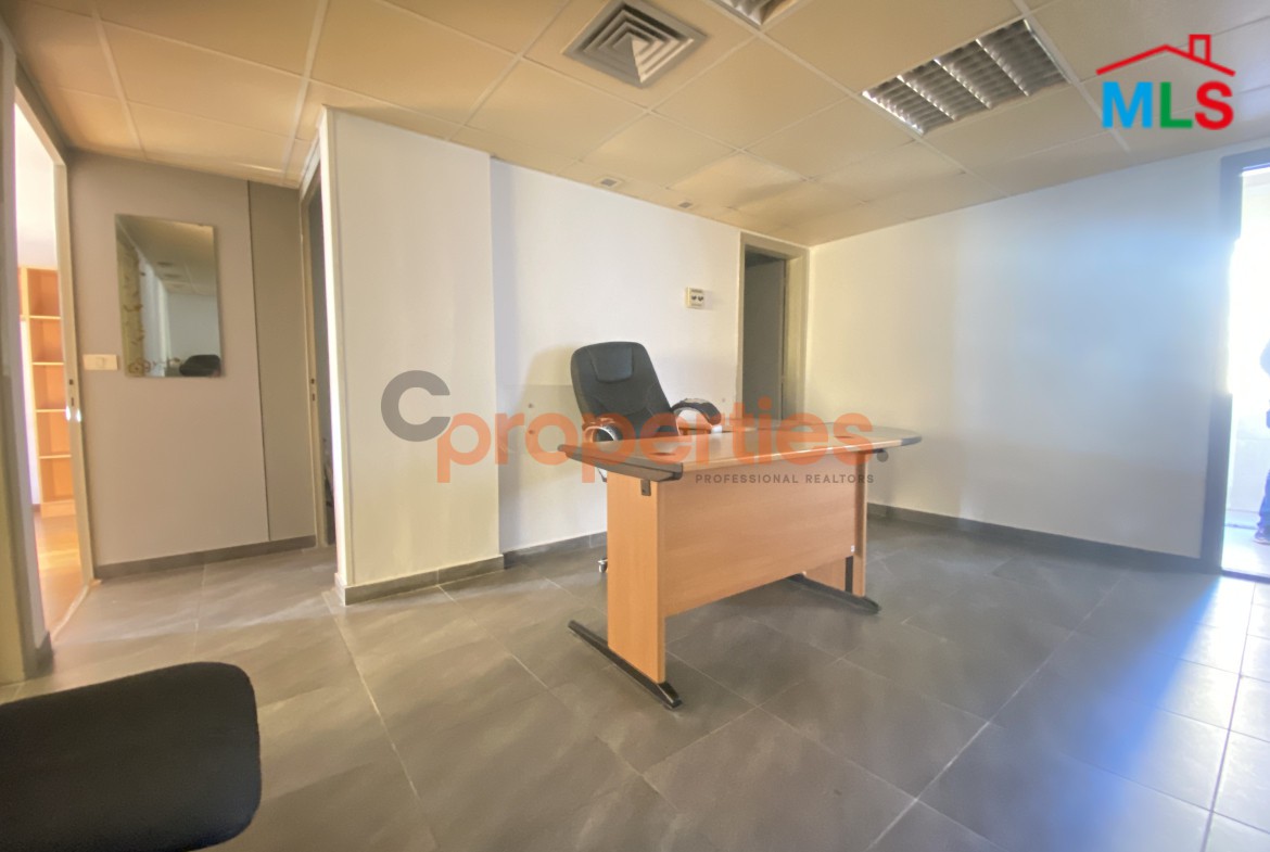 Office for Rent in Zalka - CPFY49