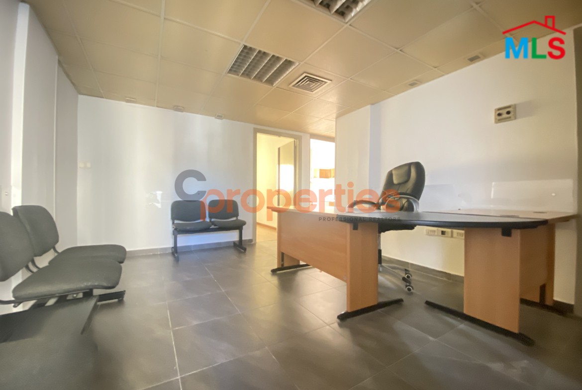 Office for Rent in Zalka - CPFY49