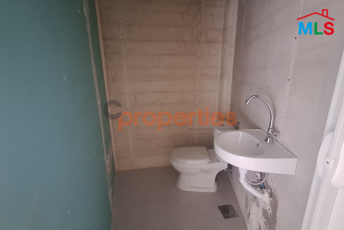 Shop for Rent in Hadath Baabda - CPAK04