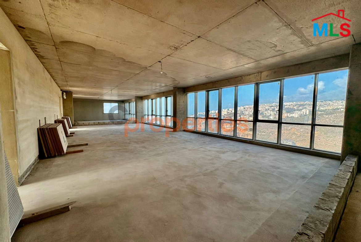 Spacious Offices For Rent In Louaize - CPFY159