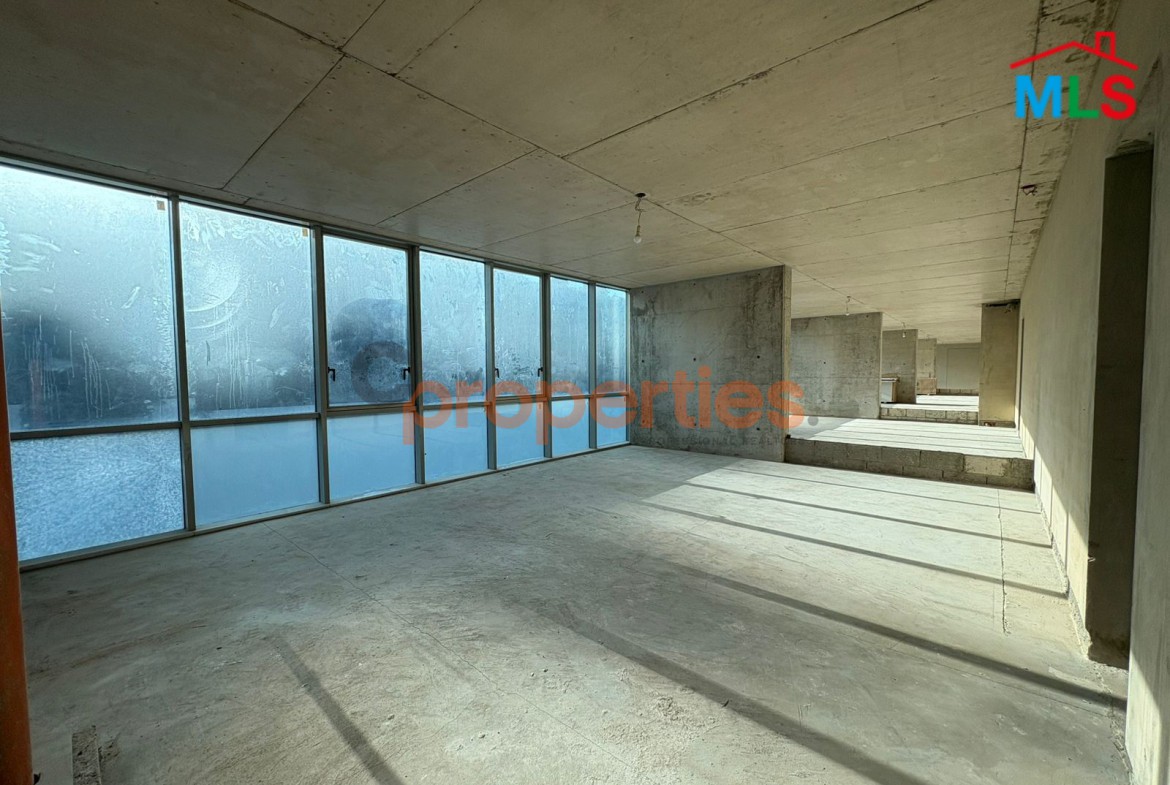 Spacious Offices For Rent In Louaize - CPFY159