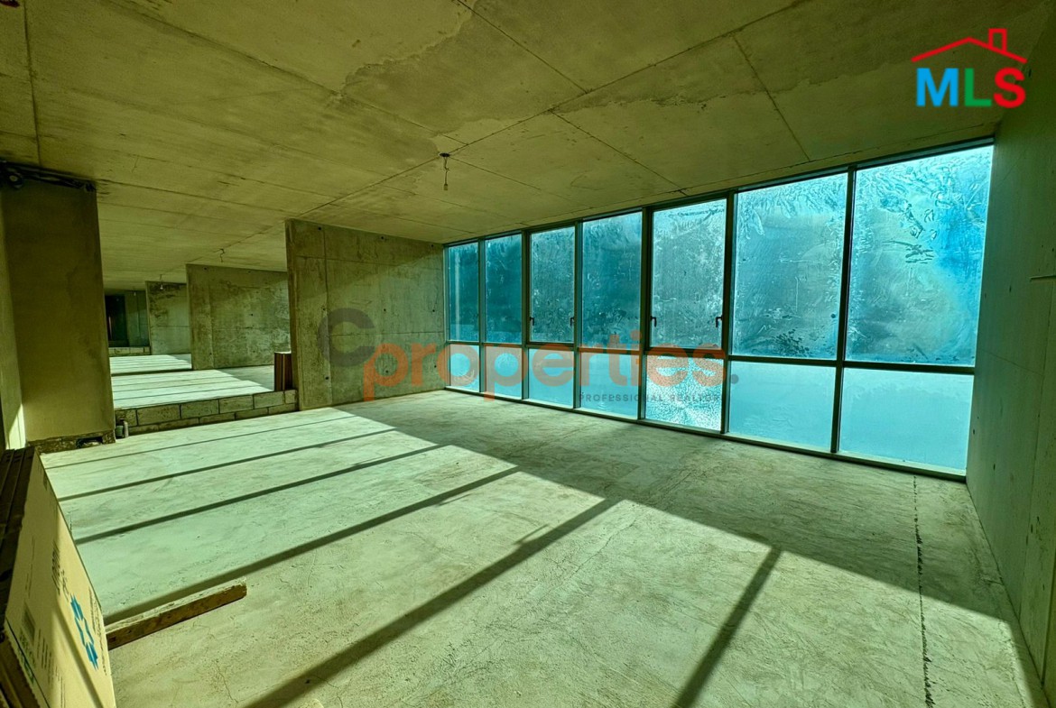 Spacious Offices For Rent In Louaize - CPFY159