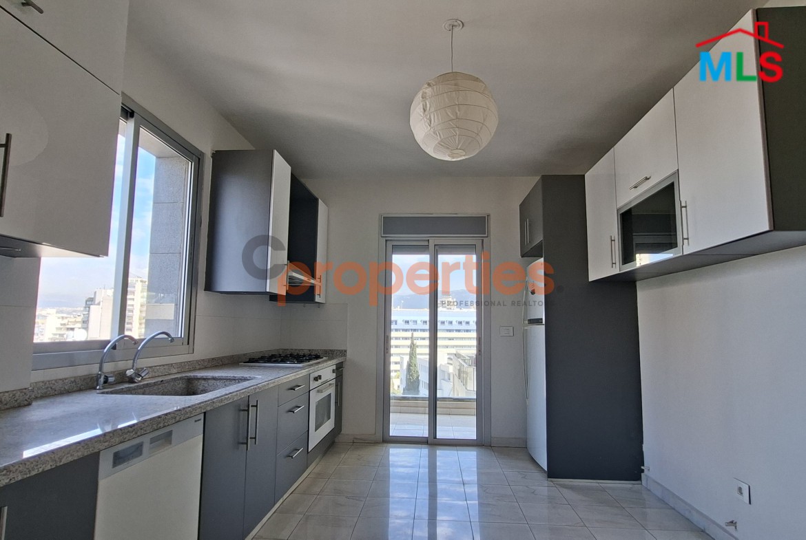 Apartment For Rent In Achrafieh - CPBWW47