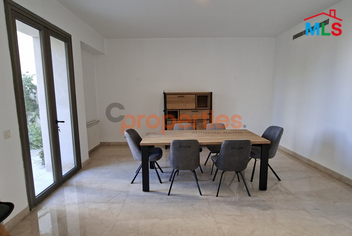 Apartment For Rent In Achrafieh - CPBWW46