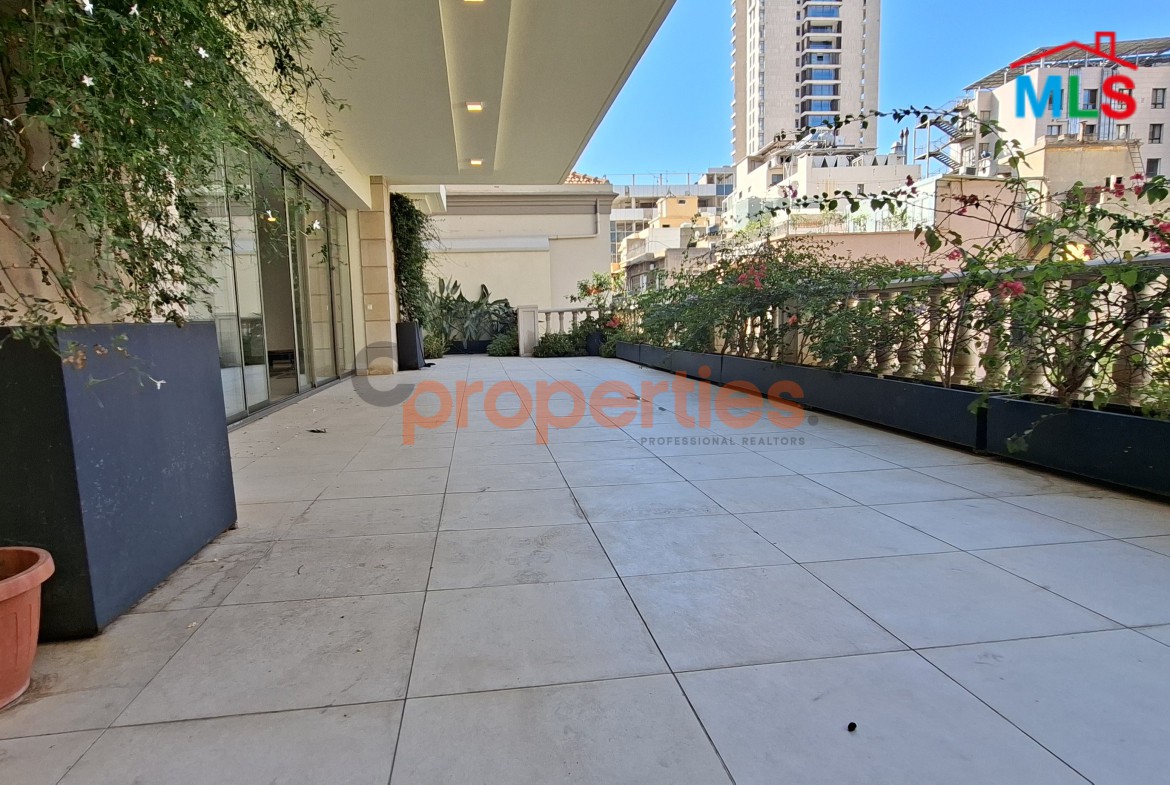 Apartment For Rent In Achrafieh - CPBWW46
