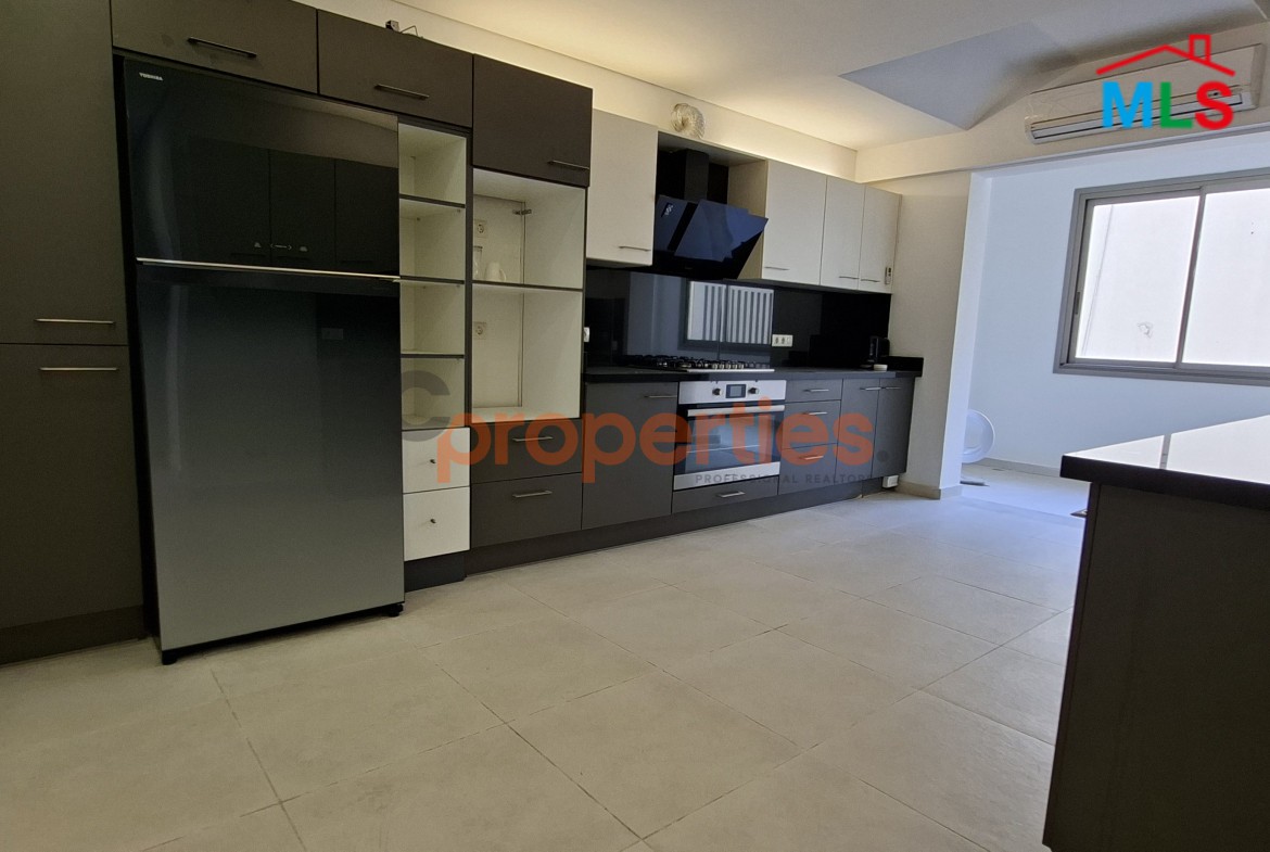 Apartment For Rent In Achrafieh - CPBWW46