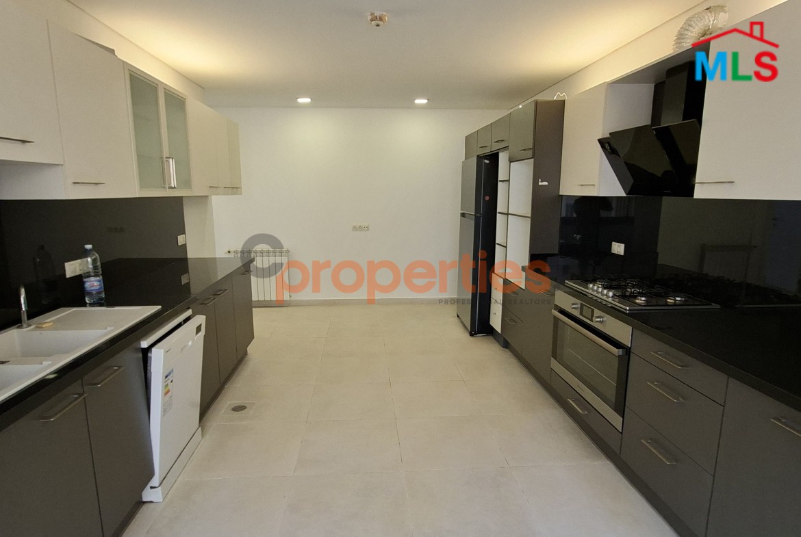 Apartment For Rent In Achrafieh - CPBWW46