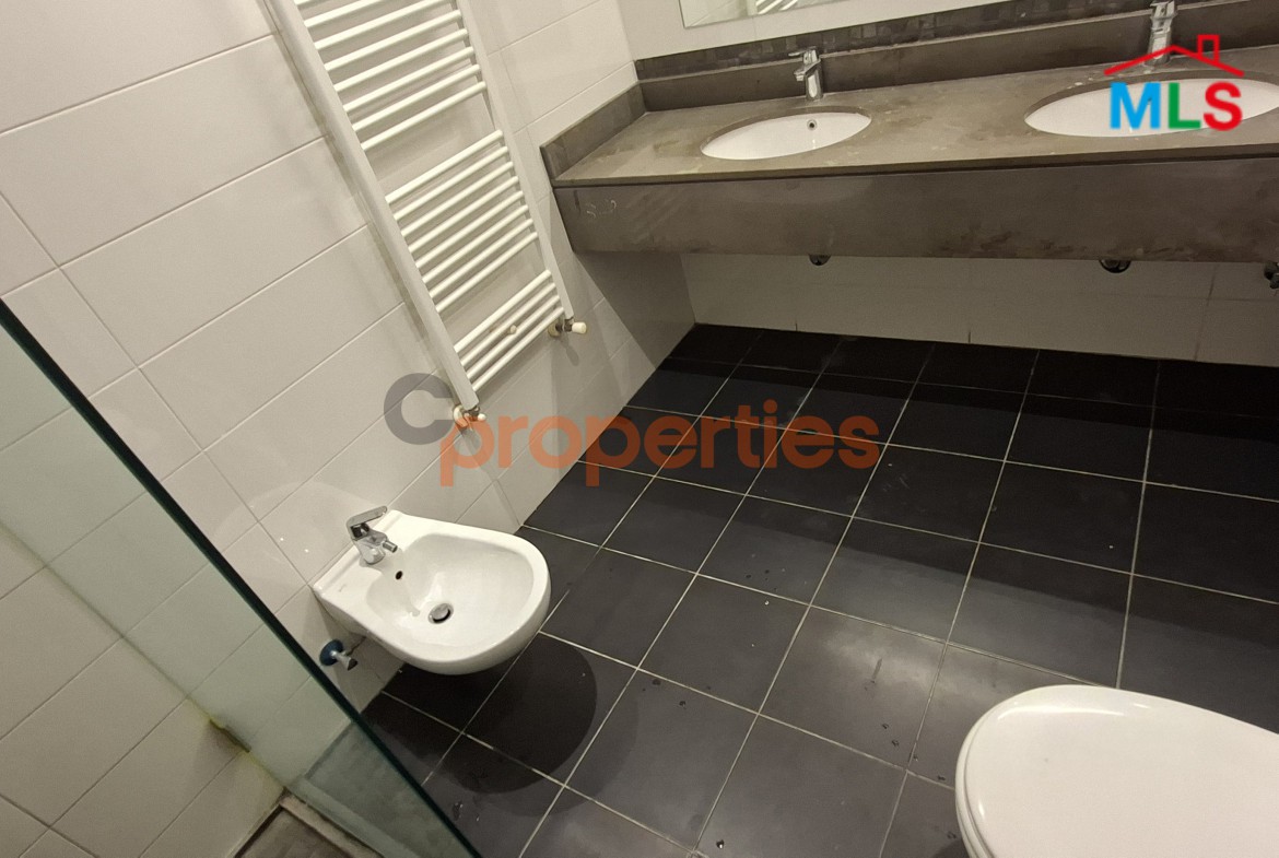 Apartment For Rent In Achrafieh - CPBWW46