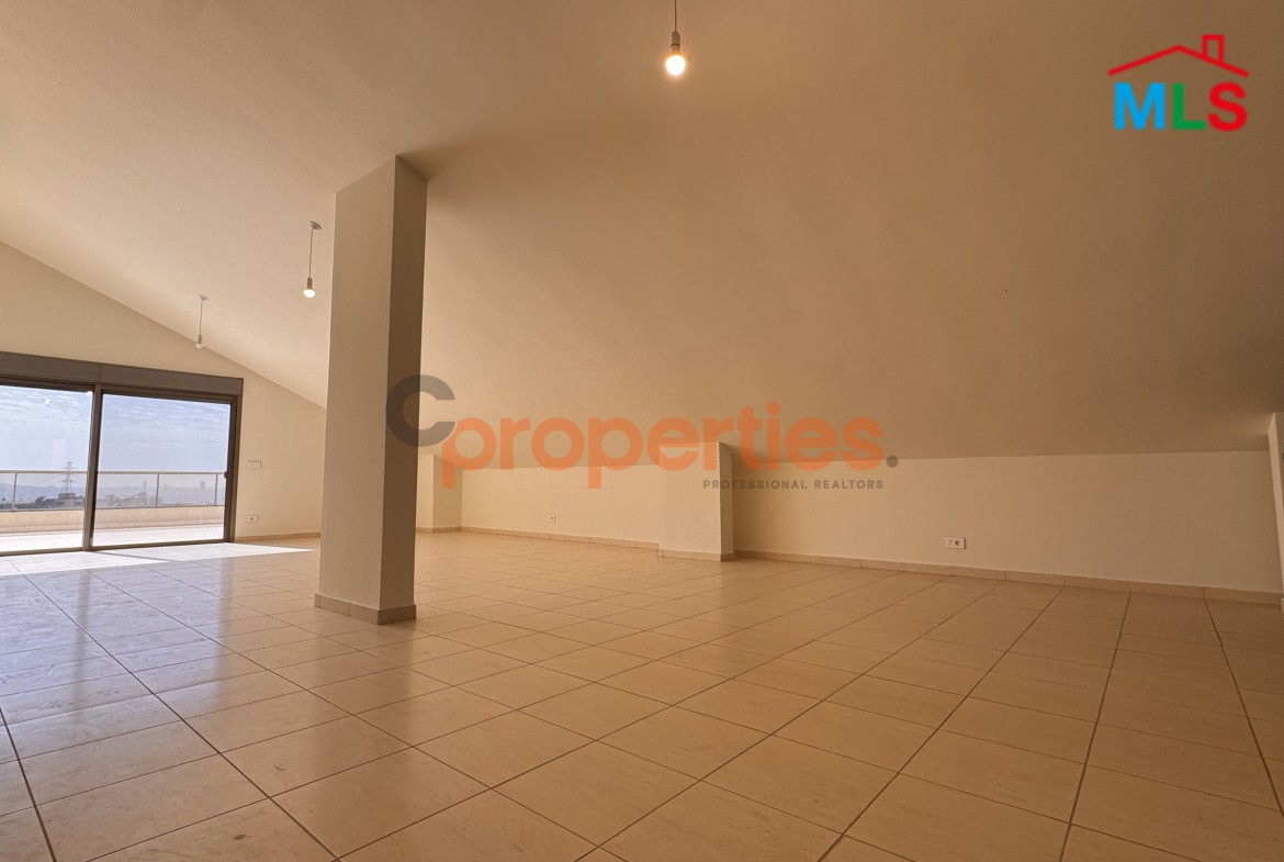 Rooftop/ Chalet For Rent in Awkar-Belle Vue - CPTA46