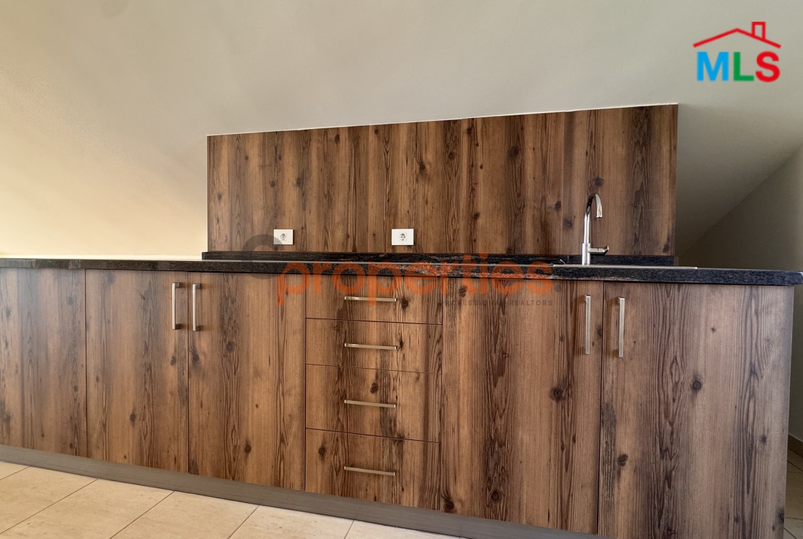Rooftop/ Chalet For Rent in Awkar-Belle Vue - CPTA46