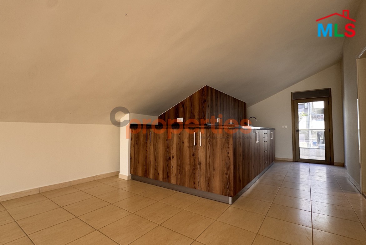 Rooftop/ Chalet For Rent in Awkar-Belle Vue - CPTA46