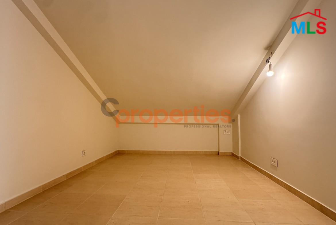 Rooftop/ Chalet For Rent in Awkar-Belle Vue - CPTA46