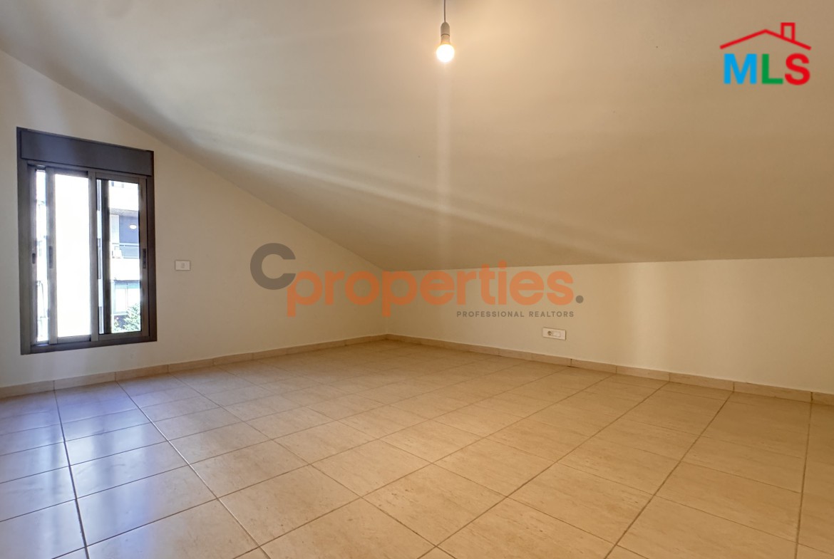 Rooftop/ Chalet For Rent in Awkar-Belle Vue - CPTA46