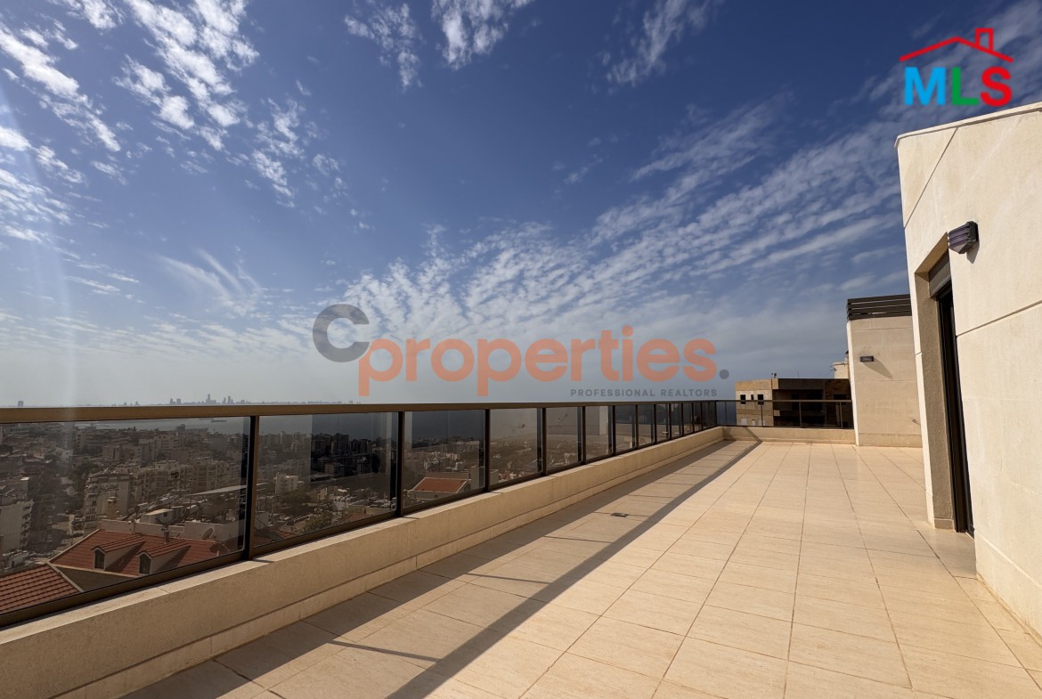 Rooftop/ Chalet For Rent in Awkar-Belle Vue - CPTA46