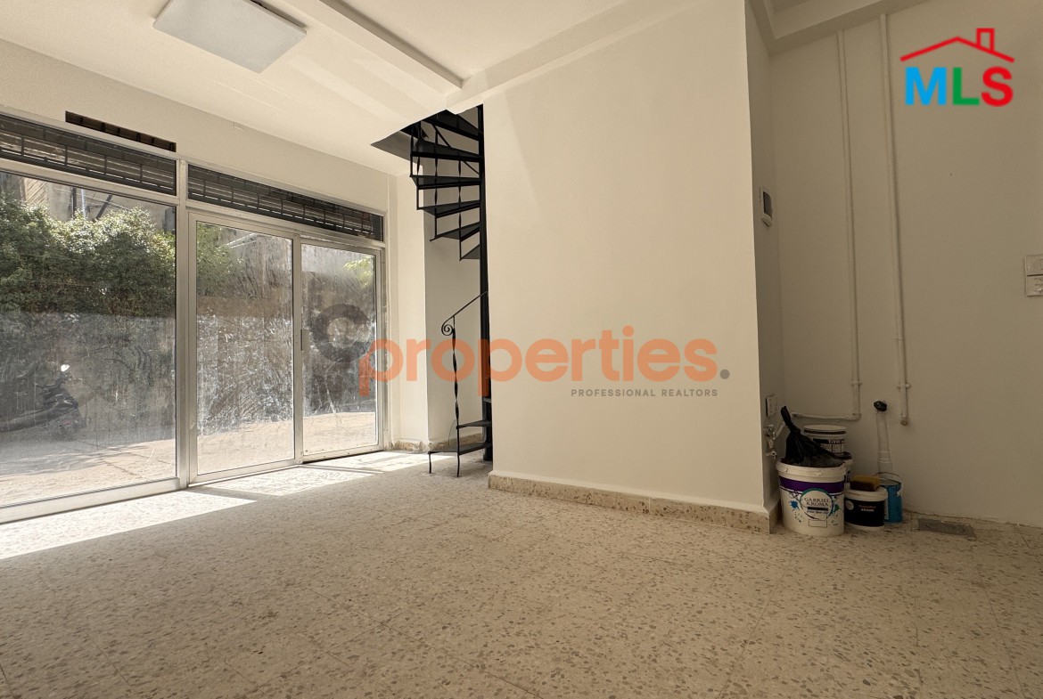 Shop for rent in Mazraat Yachouh - CPMF36