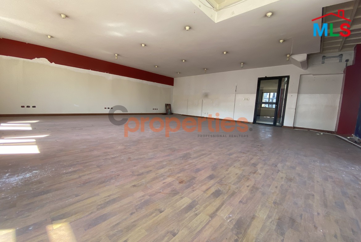 Open-space unit for rent in Jal el Dib - CPFY33