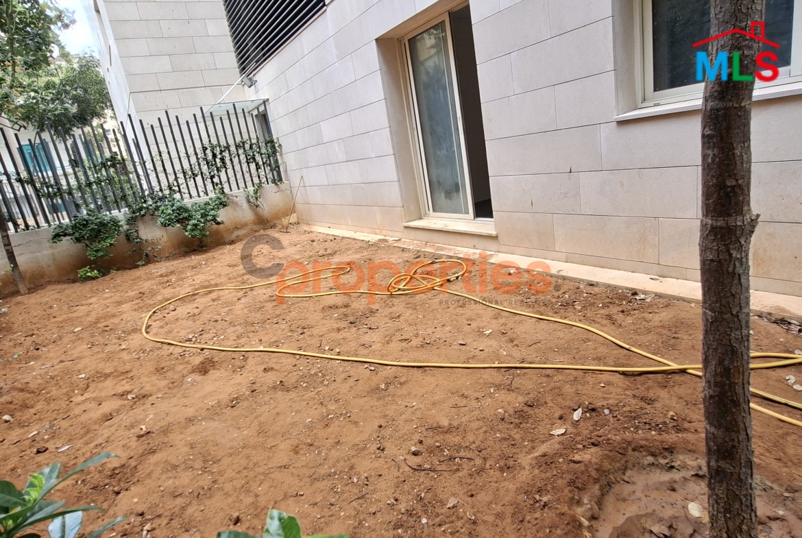 Apartment For Rent at Achrafieh - CPBWW37