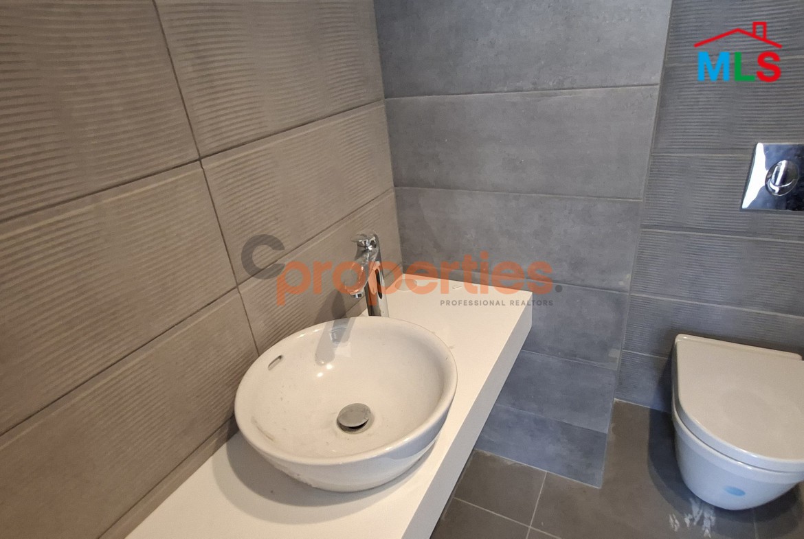 Apartment For Rent In Achrafieh شقة للإيجار في الأشرفية CPBWW35