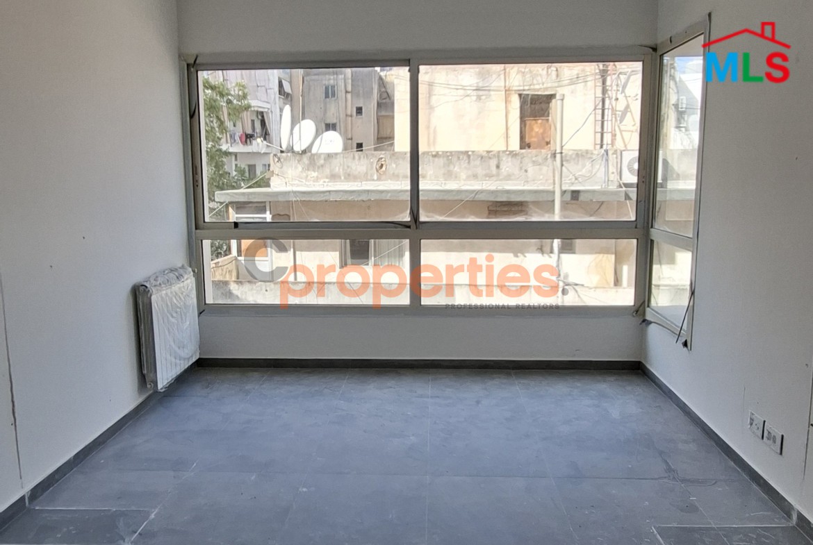 Apartment For Rent In Achrafieh شقة للإيجار في الأشرفية CPBWW35