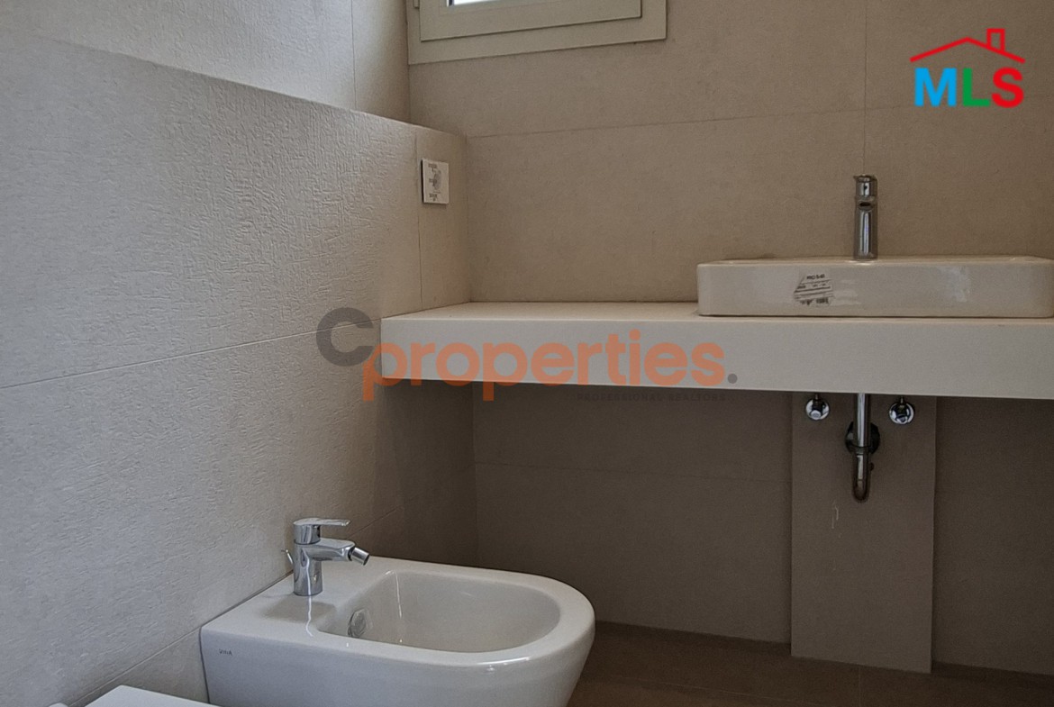 Apartment For Rent In Achrafieh شقة للإيجار في الأشرفية CPBWW35