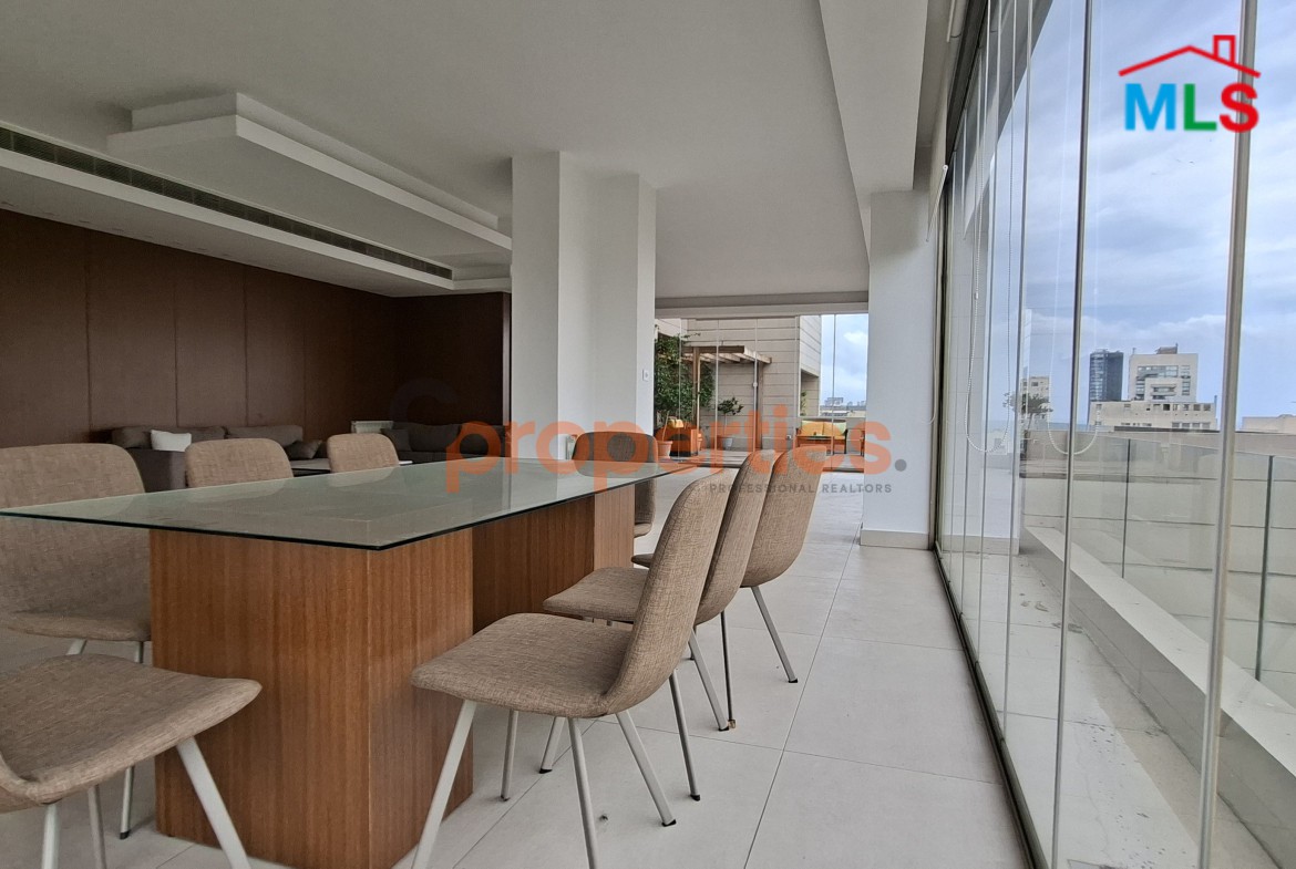 Apartment For Rent In Achrafieh شقة للإيجار في الأشرفية CPBWW25