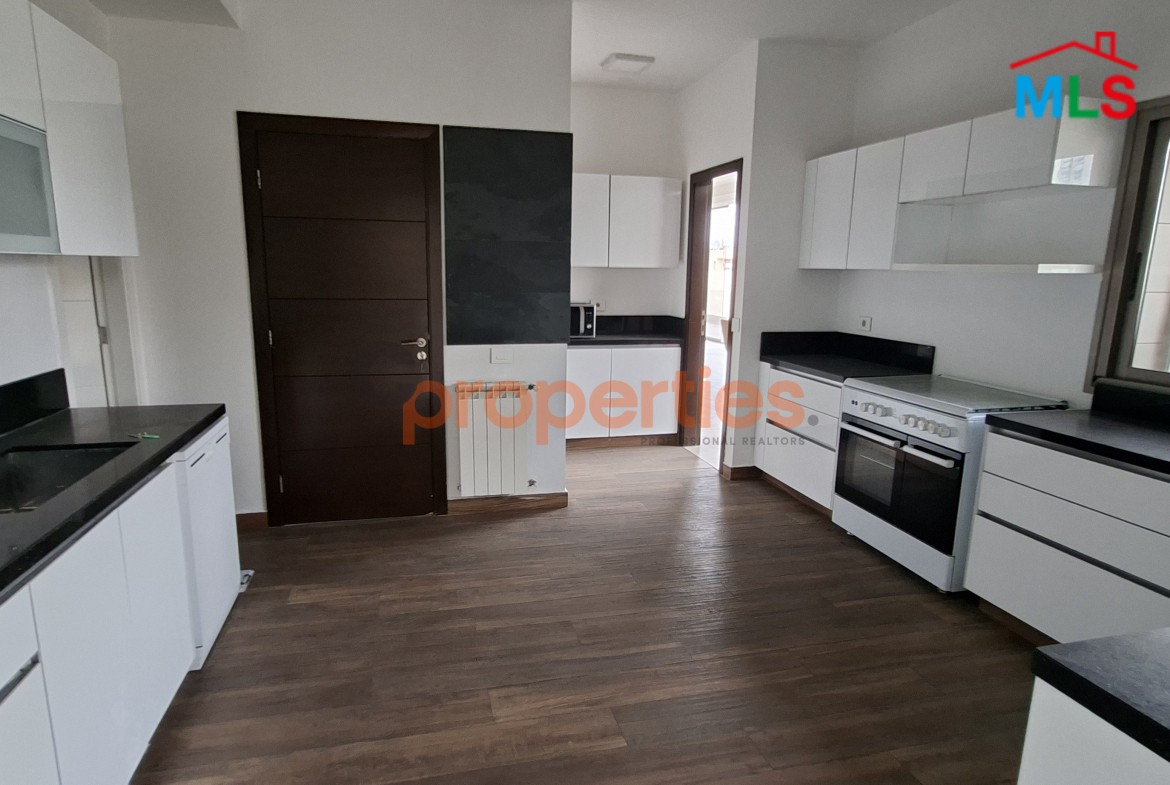 Apartment For Rent In Achrafieh شقة للإيجار في الأشرفية CPBWW25