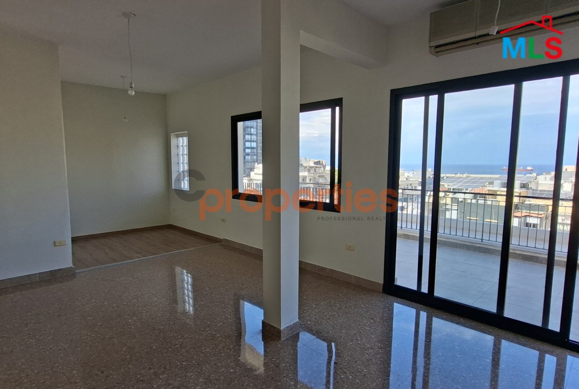 Apartment For Rent in Achrafieh - CPBWW24