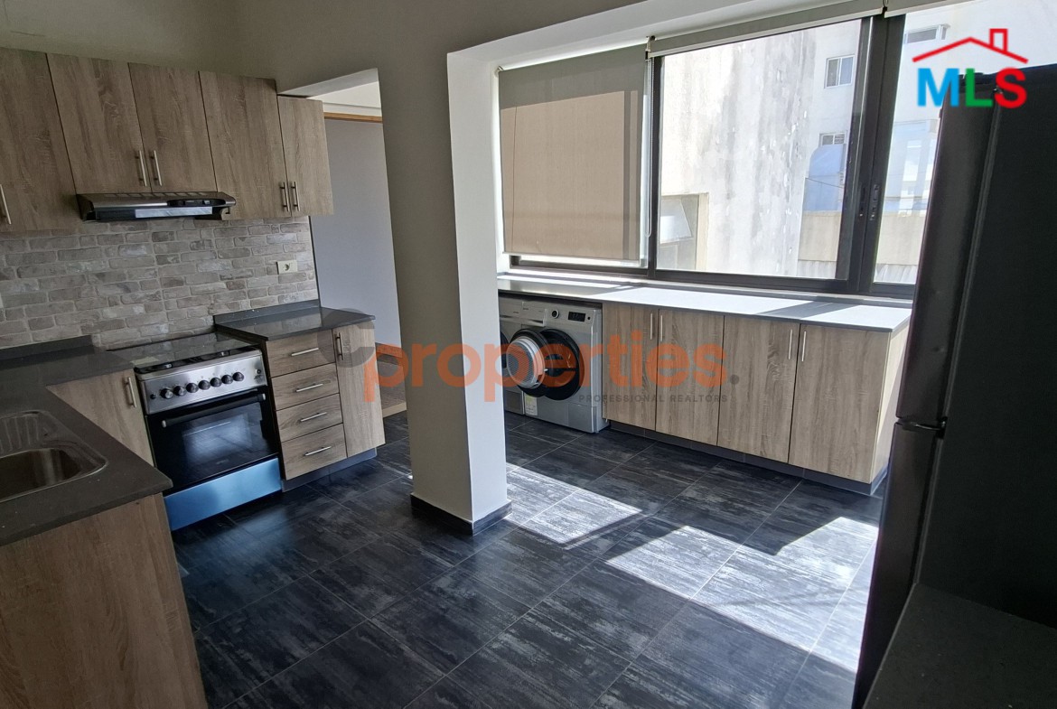 Apartment For Rent in Achrafieh - CPBWW24