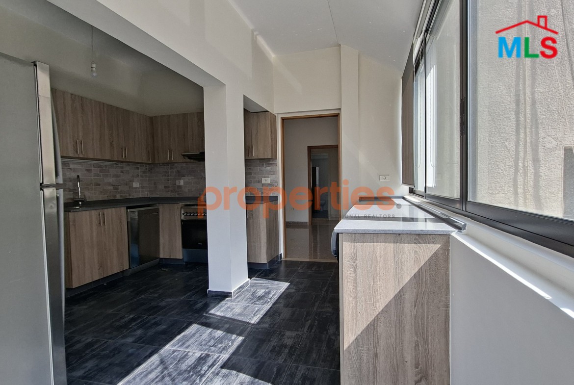 Apartment For Rent in Achrafieh - CPBWW24