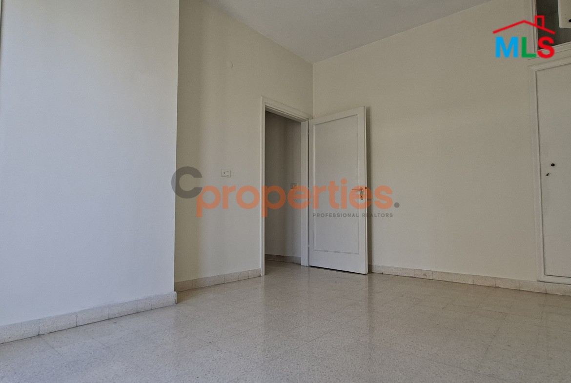 Apartment For Rent in Achrafieh - CPBWW24