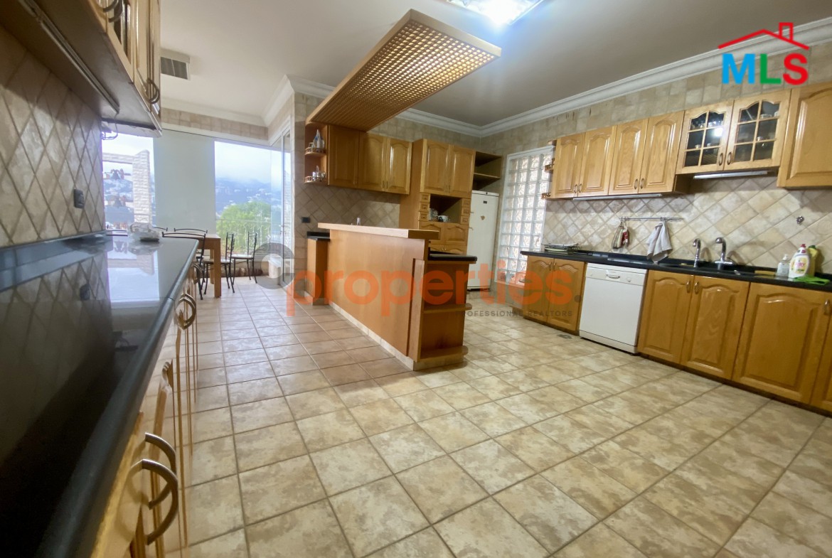 Penthouse for rent on Kfarhbeb CPKMT46