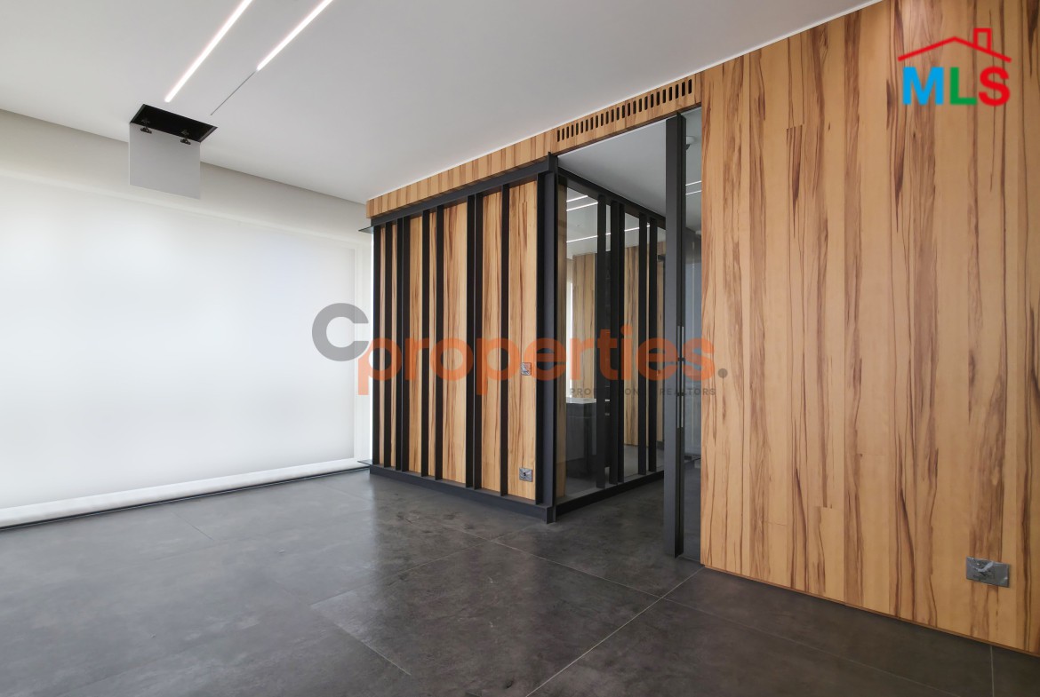 Super Deluxe Office for Rent in Horsh Tabet - CPGA13