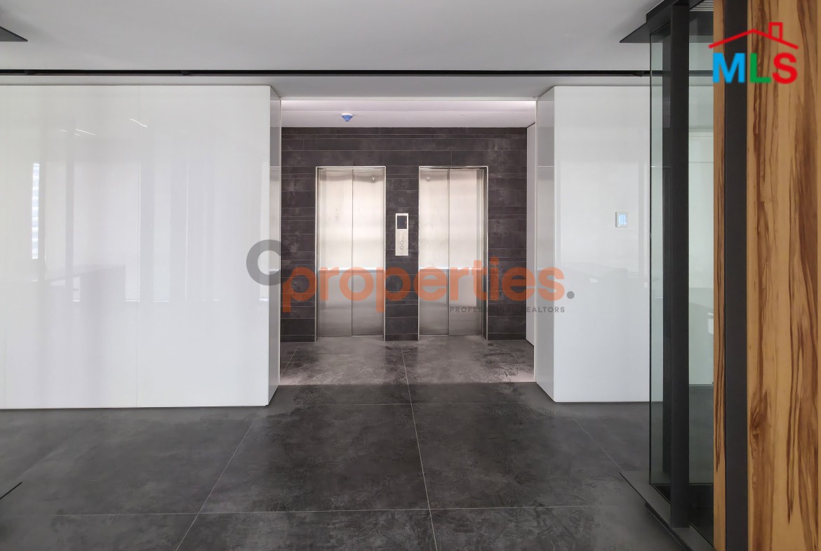Super Deluxe Office for Rent in Horsh Tabet - CPGA13