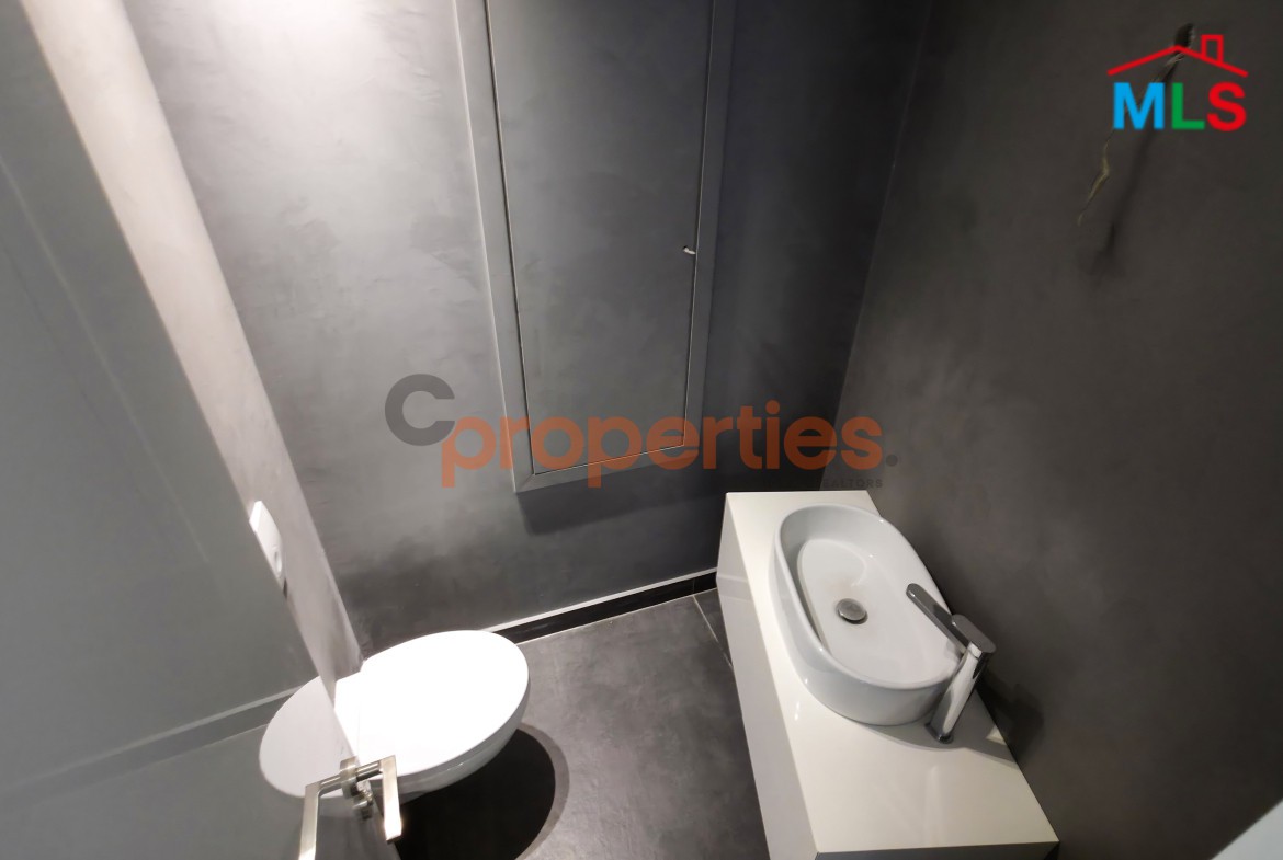 Super Deluxe Office for Rent in Horsh Tabet - CPGA13