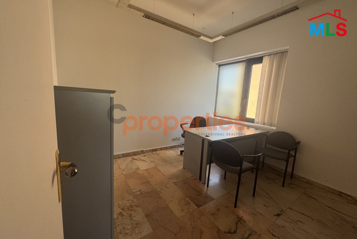 Office for rent in Mirna El Chalouhi - CPGA06