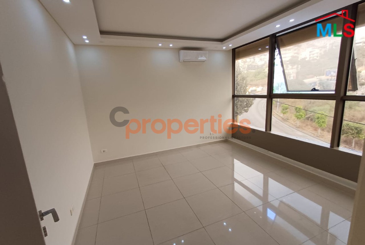 Office for rent in Kfarhbeb CPKMT45