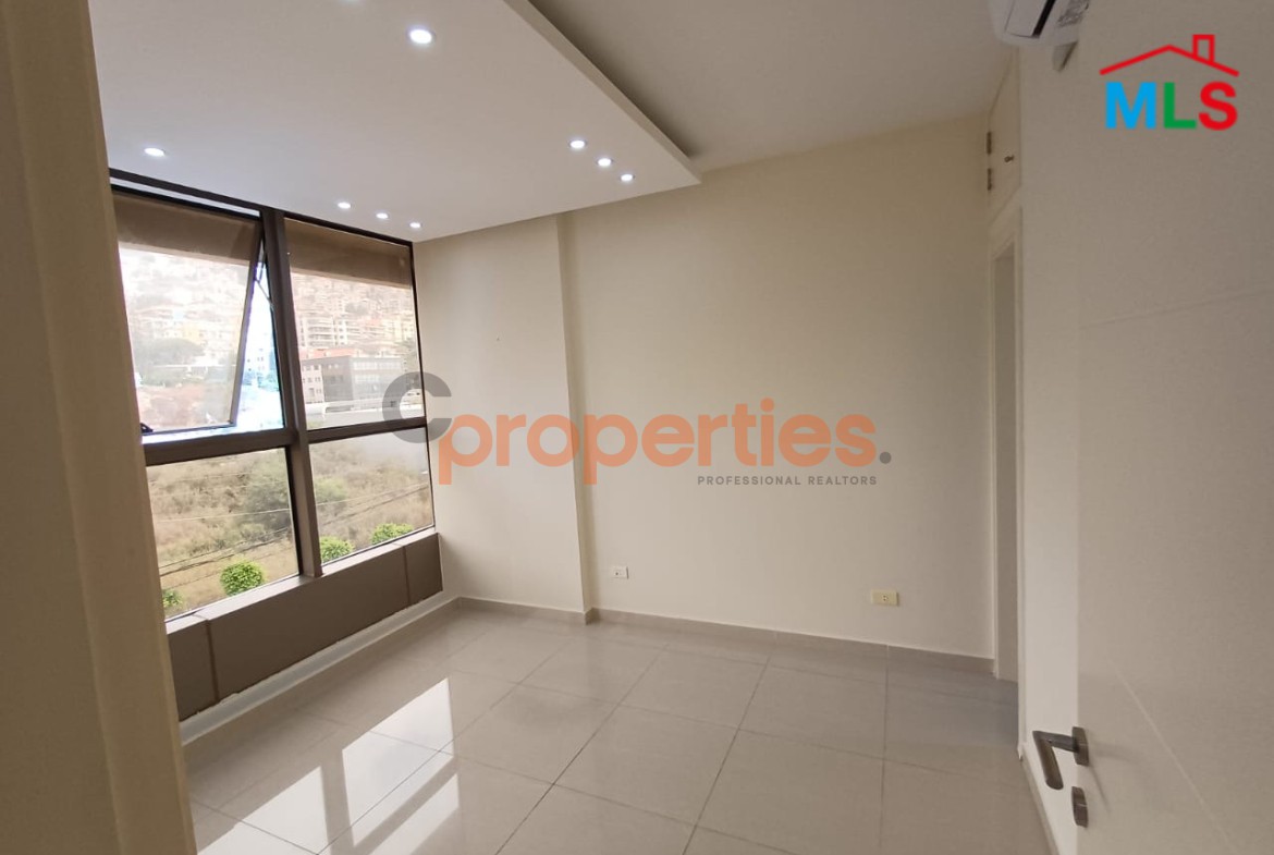 Office for rent in Kfarhbeb CPKMT45