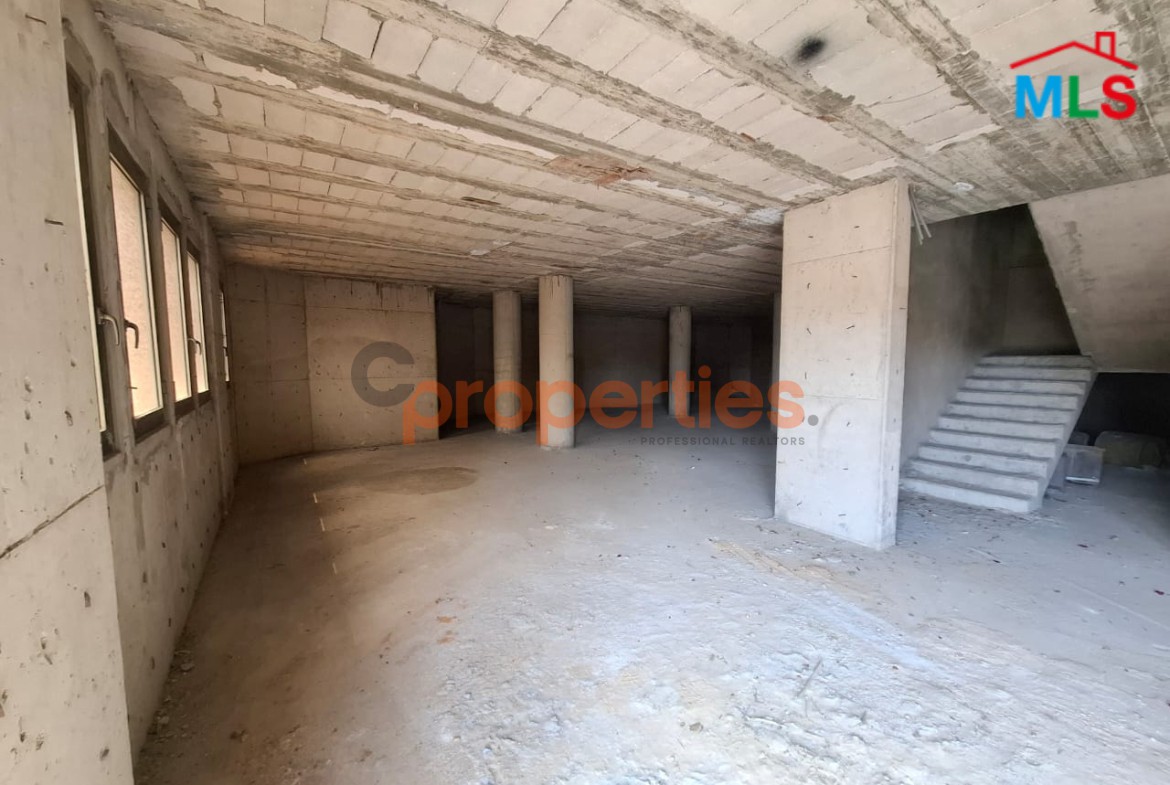 Showroom For Rent in Kaslik - ШµШ§Щ„Ш© Ш№Ш±Ш¶ Щ„Щ„ШҐЩЉШ¬Ш§Ш± ЩЃЩЉ Ш§Щ„ЩѓШіЩ„ЩЉЩѓ - CPKCC25