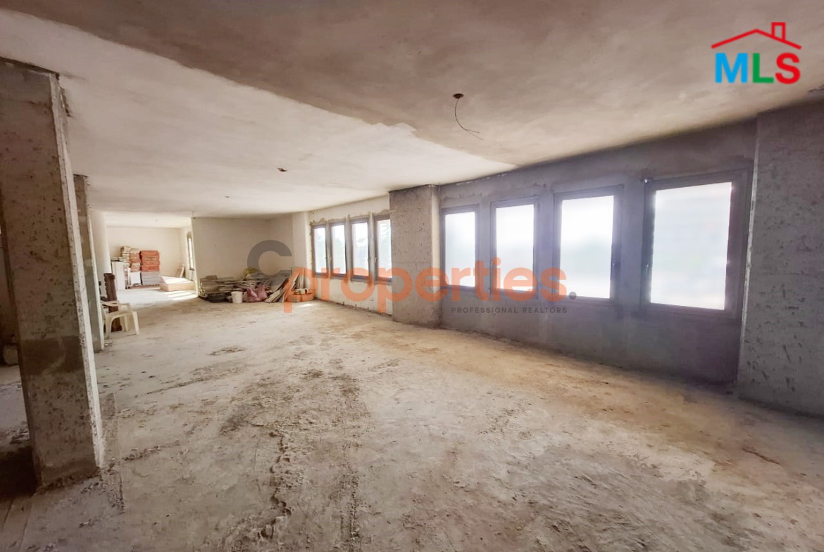 Showroom For Rent in Kaslik - ШµШ§Щ„Ш© Ш№Ш±Ш¶ Щ„Щ„ШҐЩЉШ¬Ш§Ш± ЩЃЩЉ Ш§Щ„ЩѓШіЩ„ЩЉЩѓ - CPKCC25