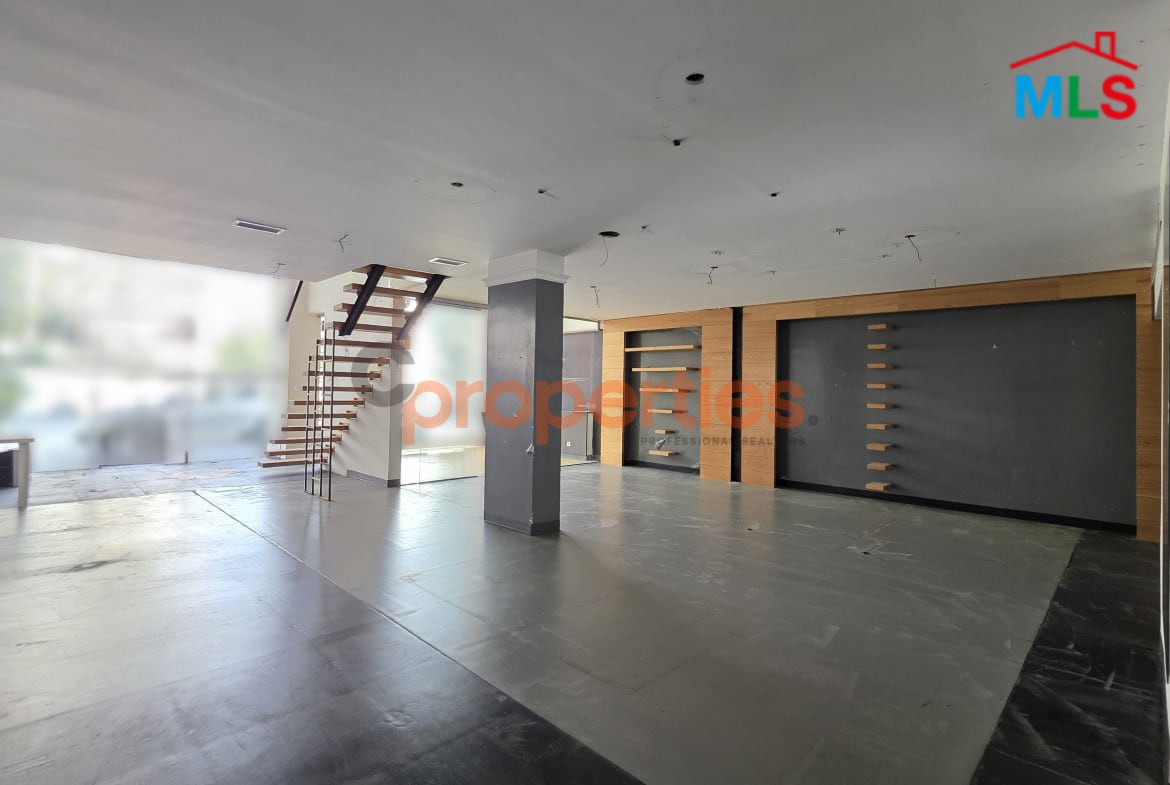 Office + Showroom for rent in a prime location - Horsh Tabet - CPGA40
