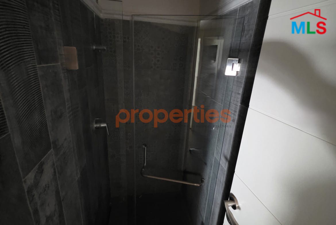 Office + Showroom for rent in a prime location - Horsh Tabet - CPGA40