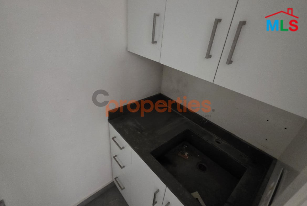 Office + Showroom for rent in a prime location - Horsh Tabet - CPGA40