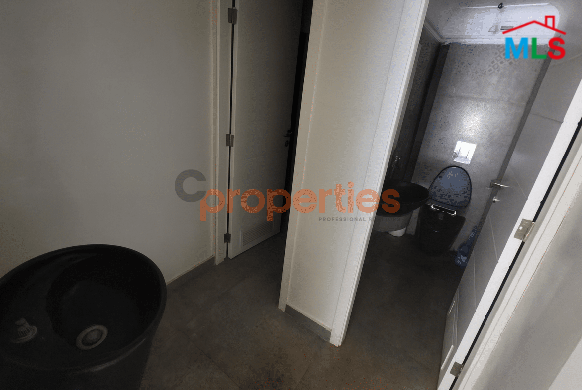 Office + Showroom for rent in a prime location - Horsh Tabet - CPGA40
