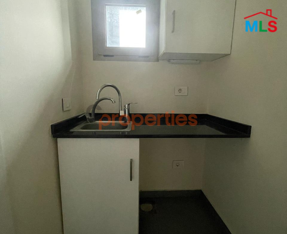 Office For Rent In Kfarhbab - CPKMT103
