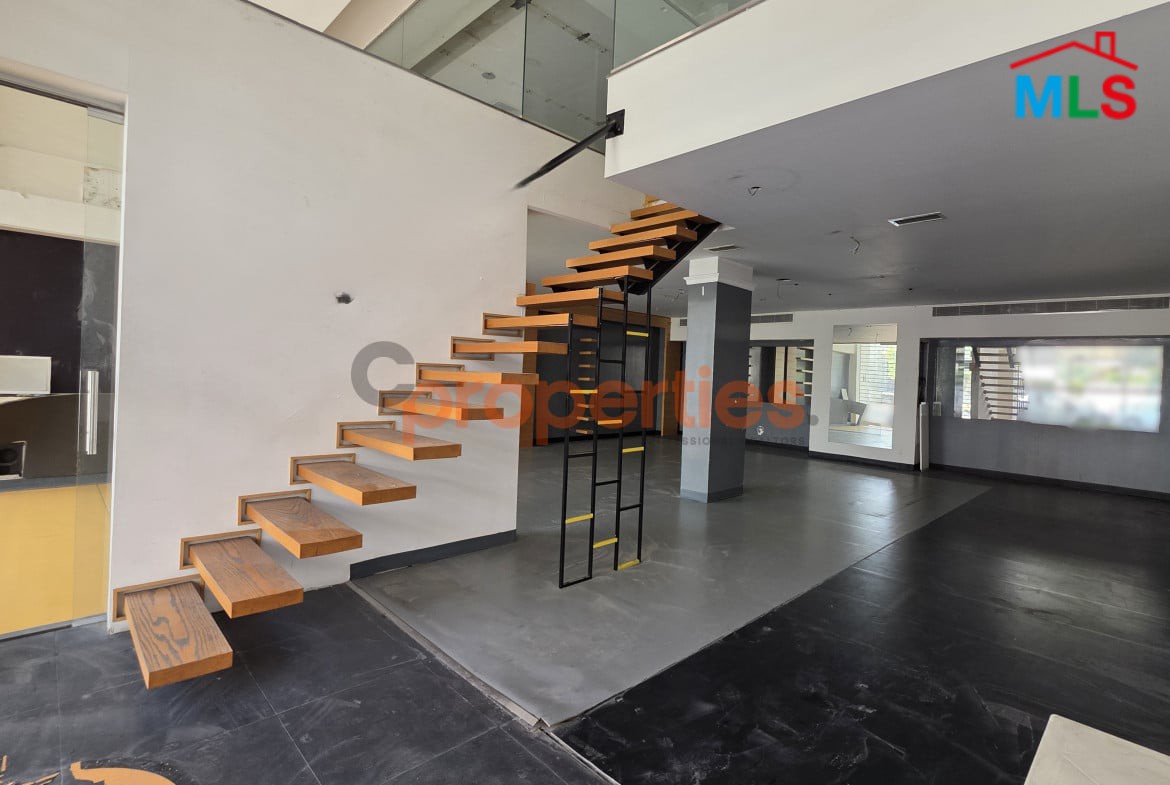 Office + Showroom for rent in a prime location - Horsh Tabet - CPGA34