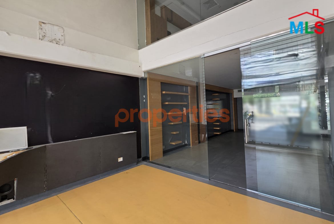 Office + Showroom for rent in a prime location - Horsh Tabet - CPGA34
