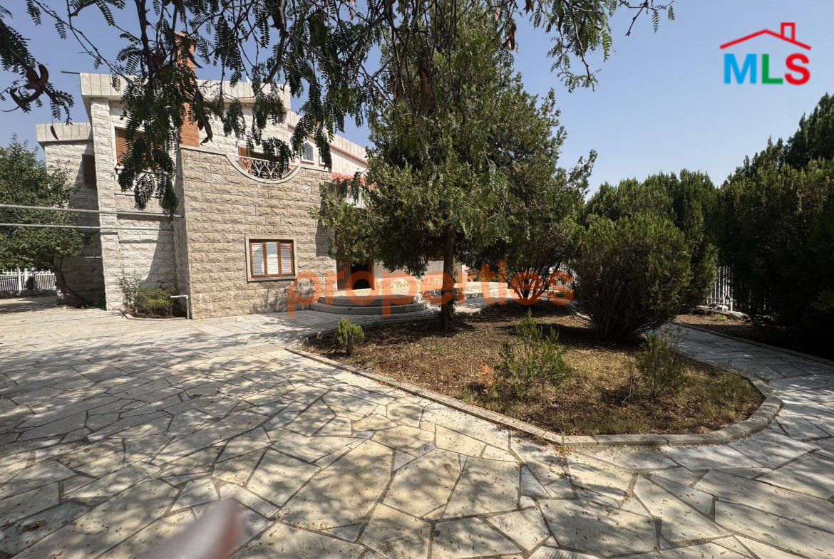 Villa for Rent in Ajaltoun - CPKMF57